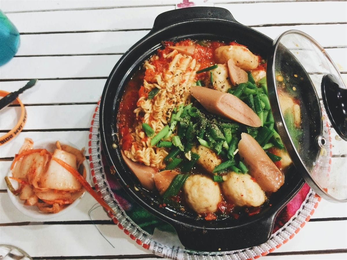 Giới thiệu quán mì ngon ở Seodaemun: ăn một lần là “ghiền” ngay!